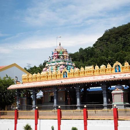 Хостел Motodorm Langkawi Куах Екстер'єр фото